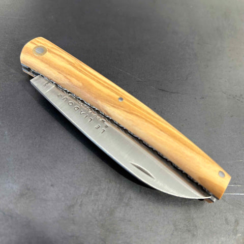 Petit Liadou in Olive & Chiseled Plates