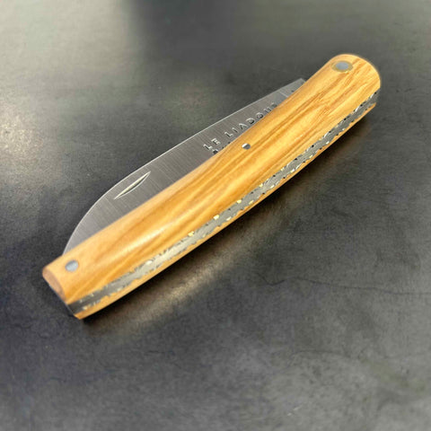 Petit Liadou in Olive & Chiseled Plates