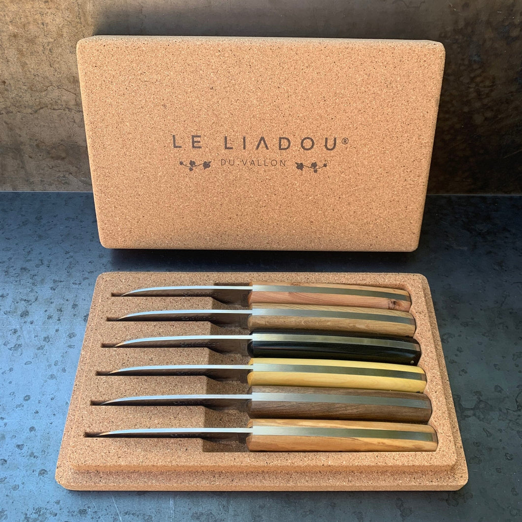 coffrets de couteaux de table en bois différents 